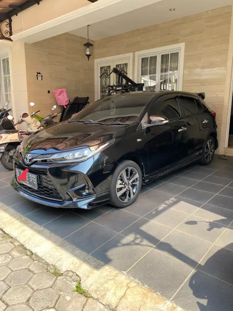Toyota Yaris 1.5 S GR Sport AT Hitam 2021