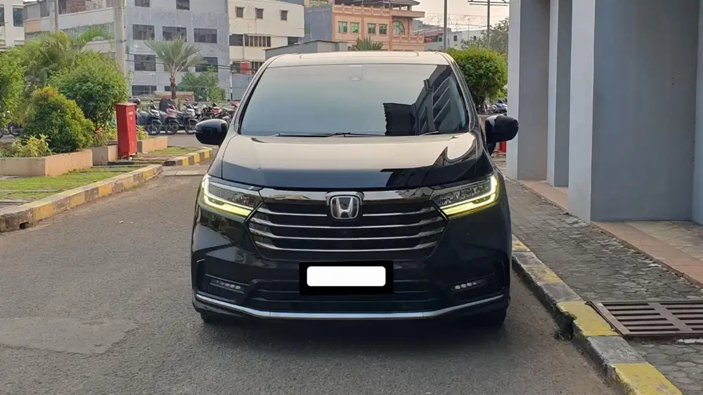 Honda odyssey e cvt sensing 2021 hitam tangan pertama dari baru