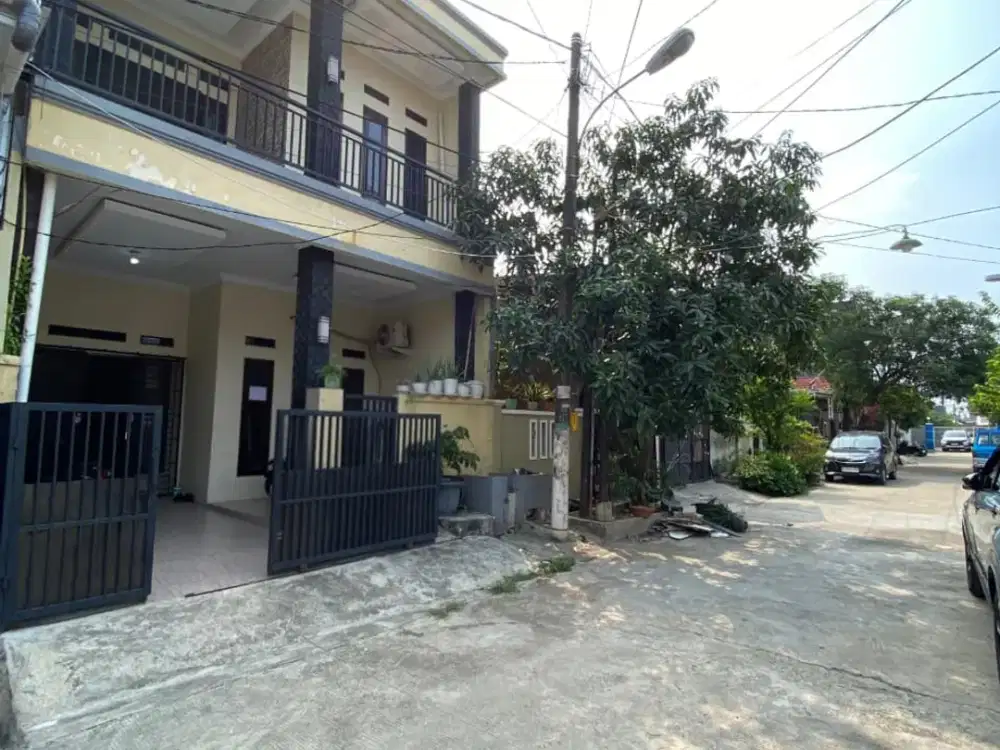 RUMAH BAGUS SIAP HUNI DALAM KOMPLEK TAMAN HARAPAN BARU KOTA BEKASI