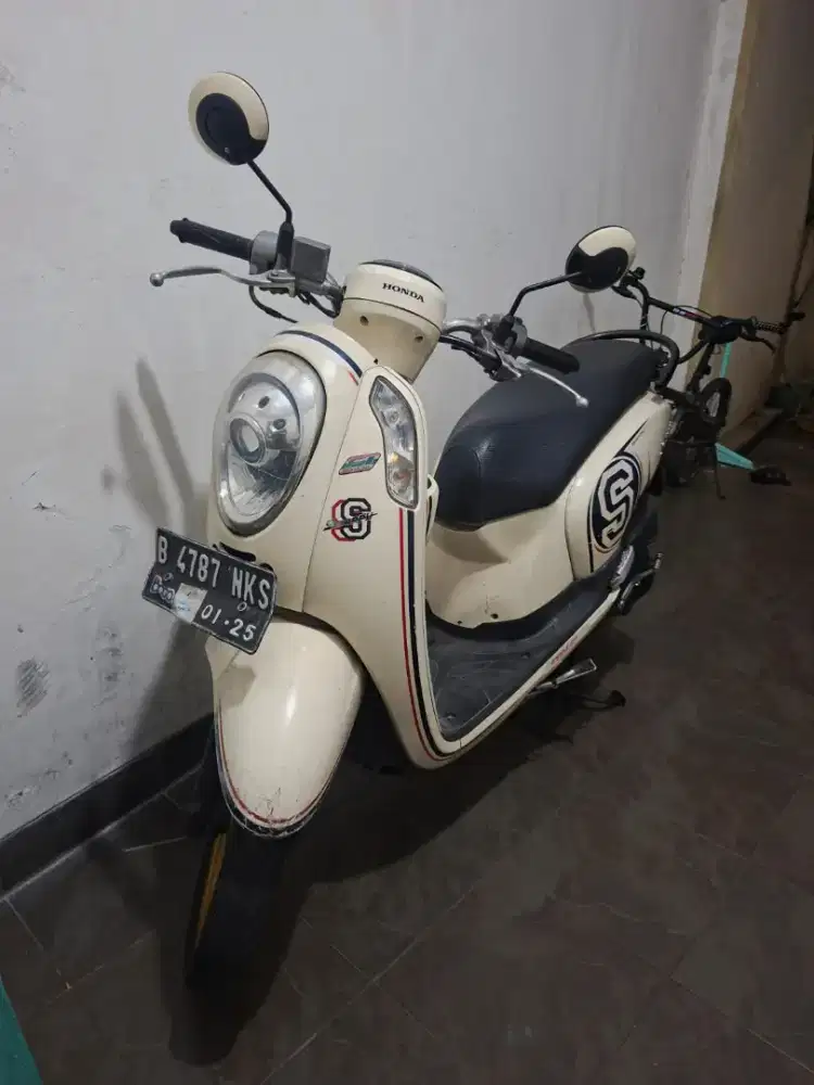 Scoopy F1 2014 Original