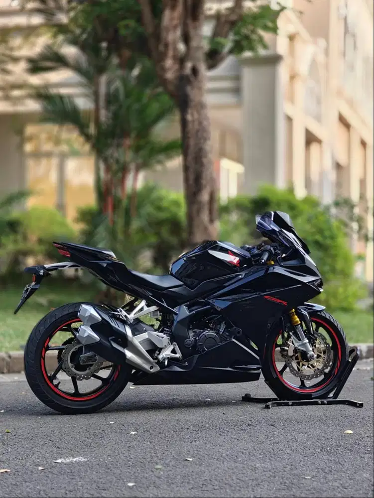 HONDA CBR 250RR NON ABS BLACK FREEDOM 2019 KM LOW PAJAK ON LIKE NEW
