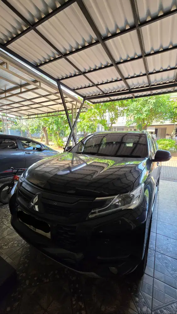 Mitsubishi Pajero Sport Dakar 2.4 AT 2018 Hitam – Istimewa, Full Ori