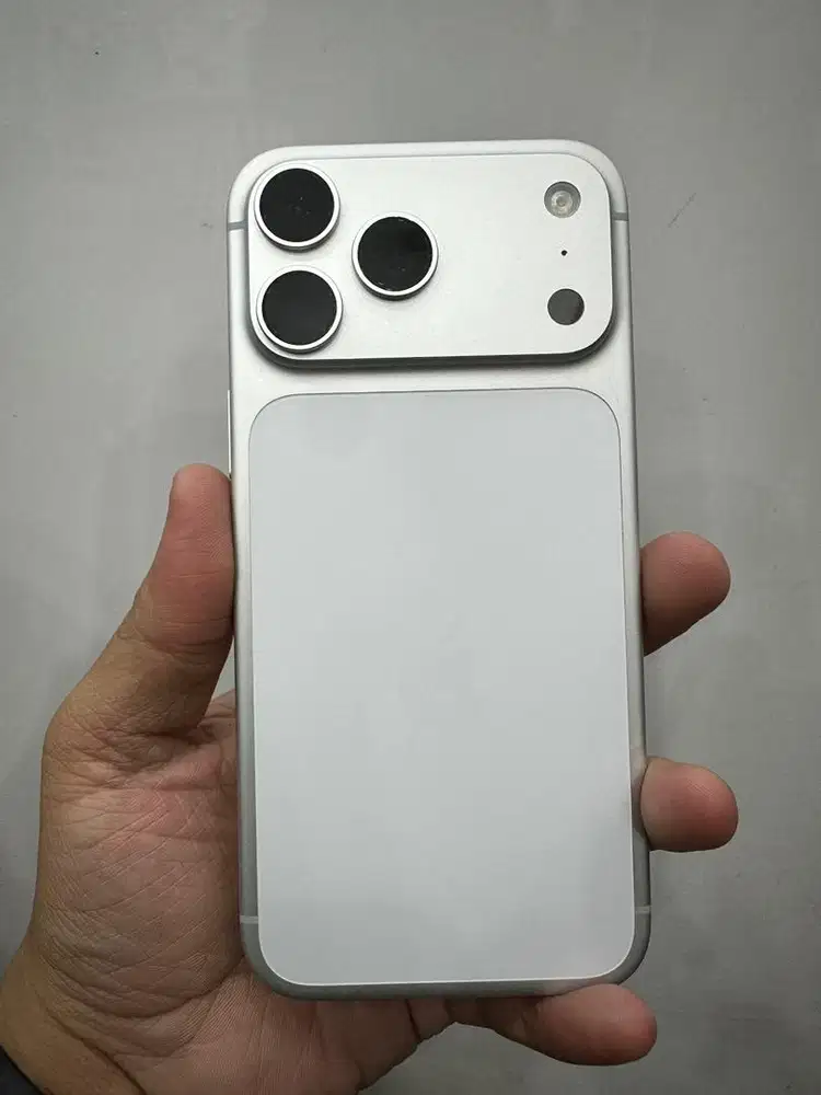 Iphone 17 promax 256gb silver beacukai