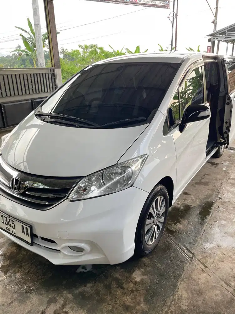 Dijual . Honda Freed PSD 2013 AC sudah dobel blower .