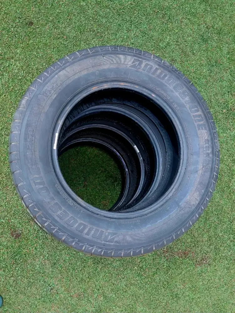 Ban Mobil Bekas Bridgestone & Hankook ring 14