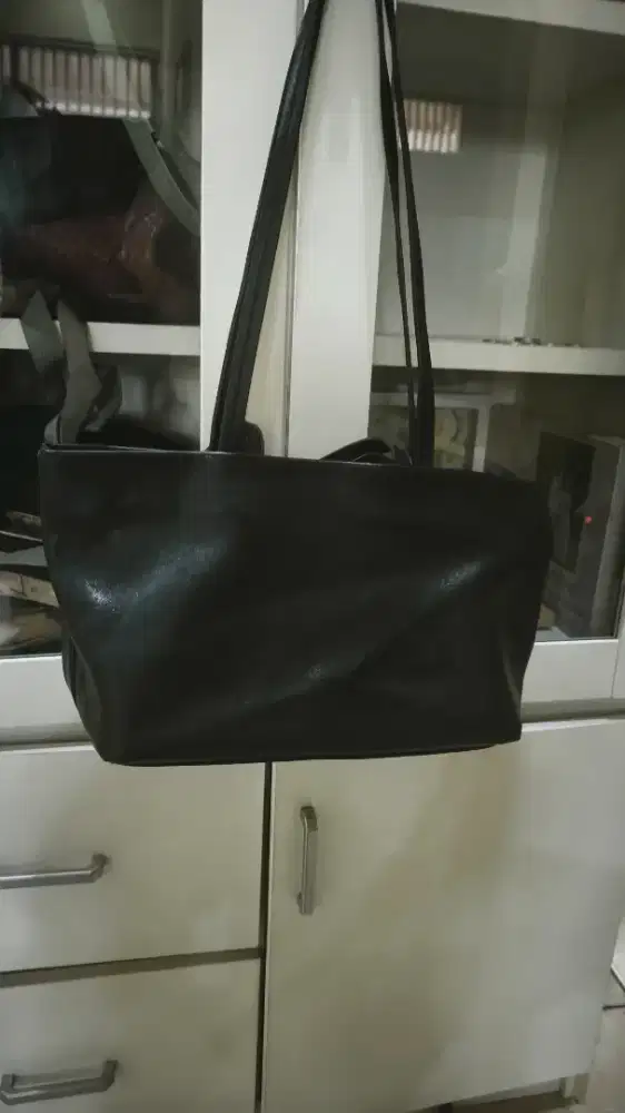 Tas Bahu bahan kulit