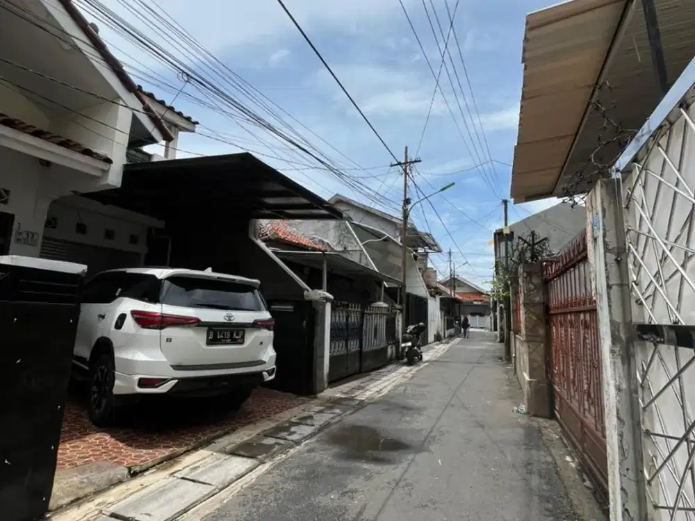 DISEWAKAN RUMAH PLUS KOS2AN CANTIK MINIMALIS DI ASEM BARIS KEBON BARU  TEBET JAKARTA SELATAN