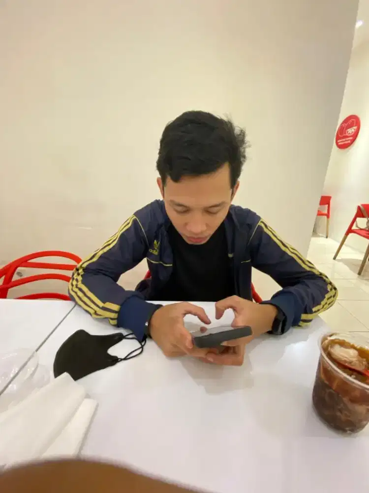 Saya lagi cari pekerjaan