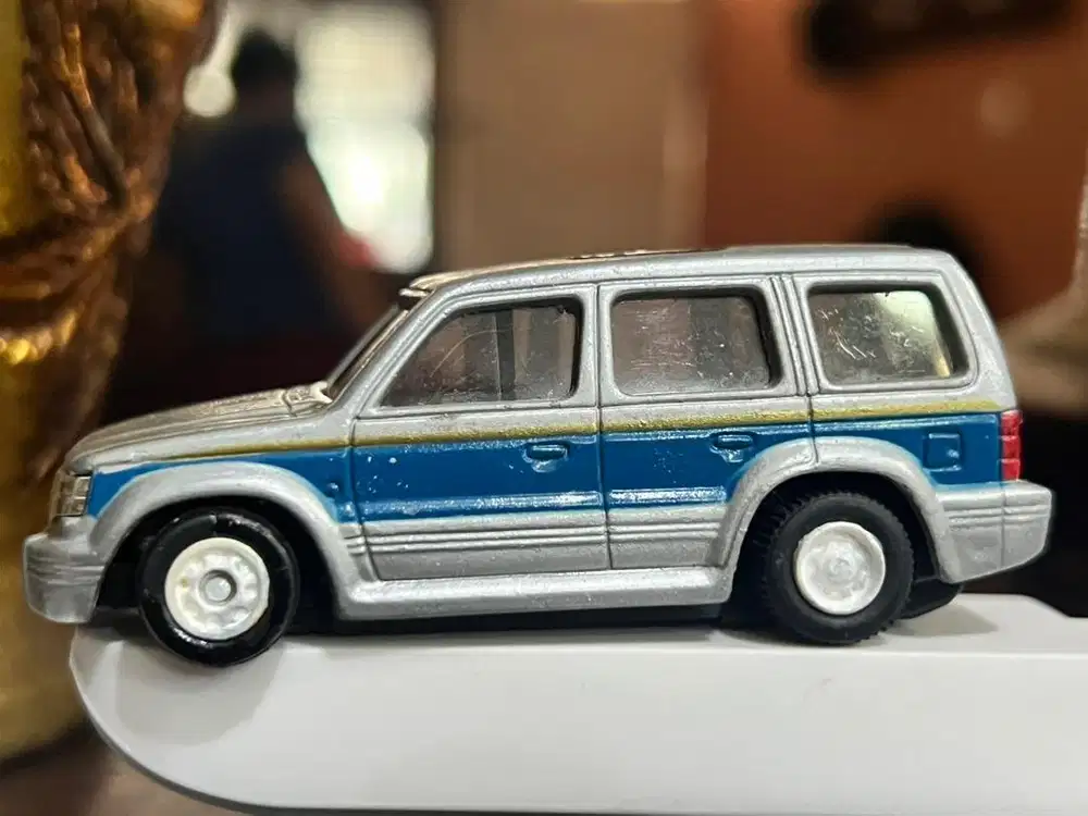 Tomica motor pajero diecast