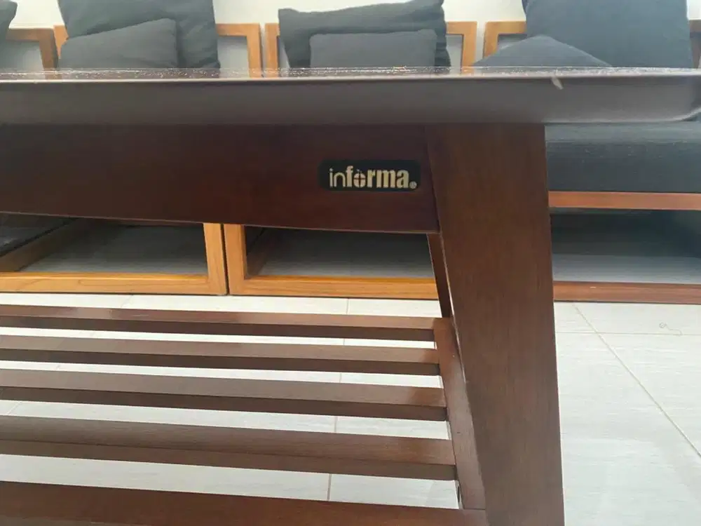 Meja tamu kayu Informa