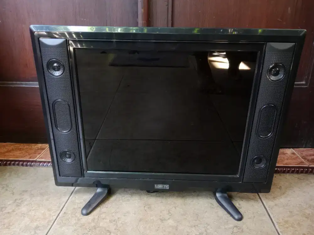 Led tv 15 inch warna hitam