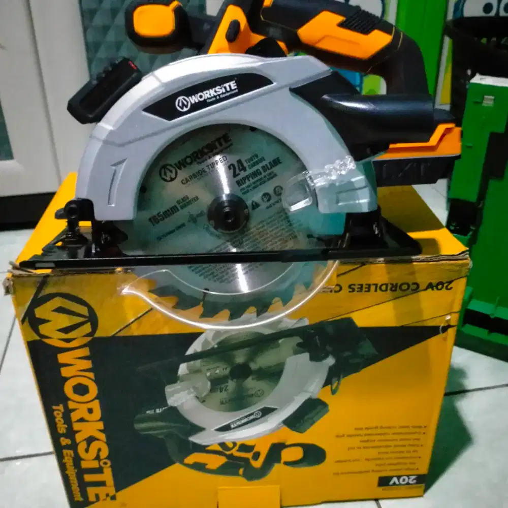 Gergaji potong kayu