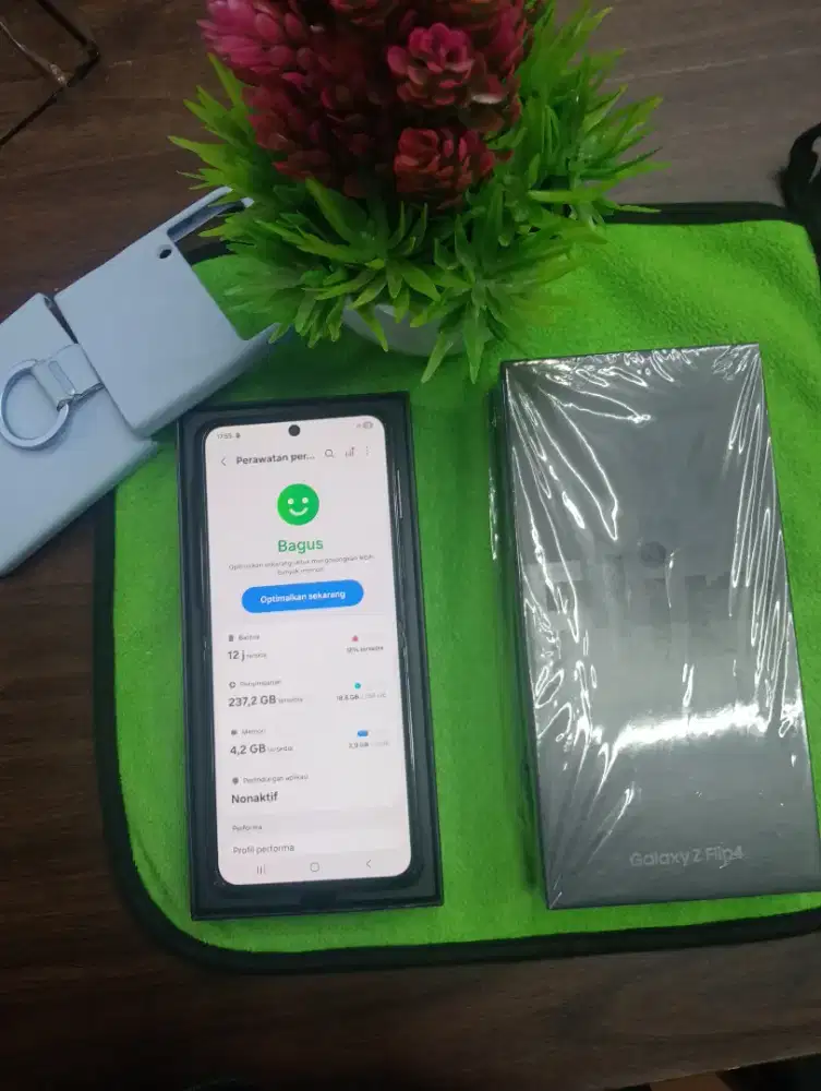 Samsung zflip 4 RAM 8/256GB black resmi