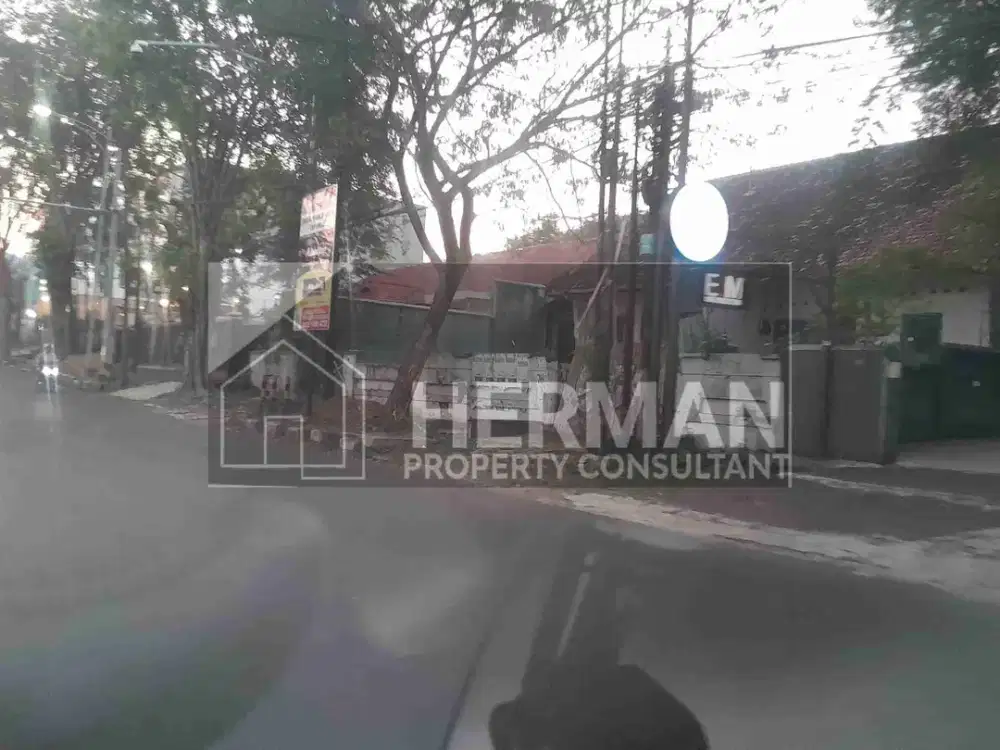 Tanah Sriwijaya Dekat Simpang Lima