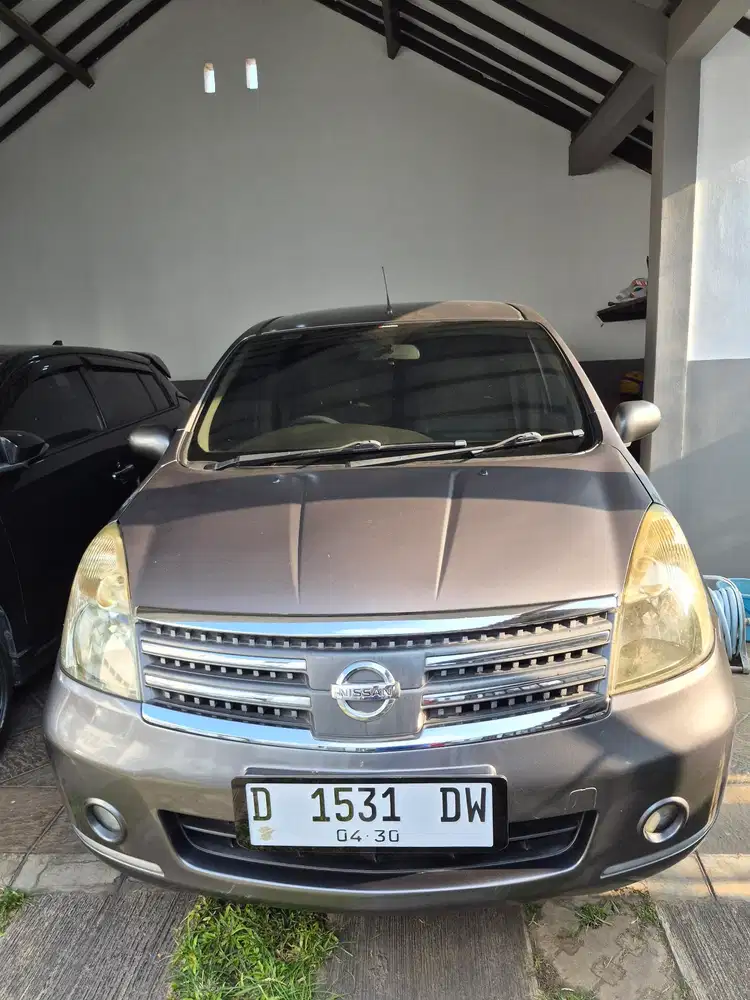 Nissan Grand livina 2010 Bensin