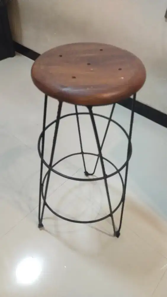Kursi bar atau kursi cafe