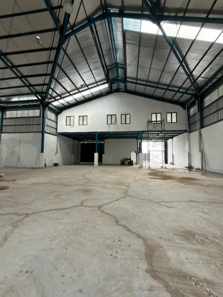 Disewakan/Jual Gudang + Kantor ada Mess kary akses kont 40 ft