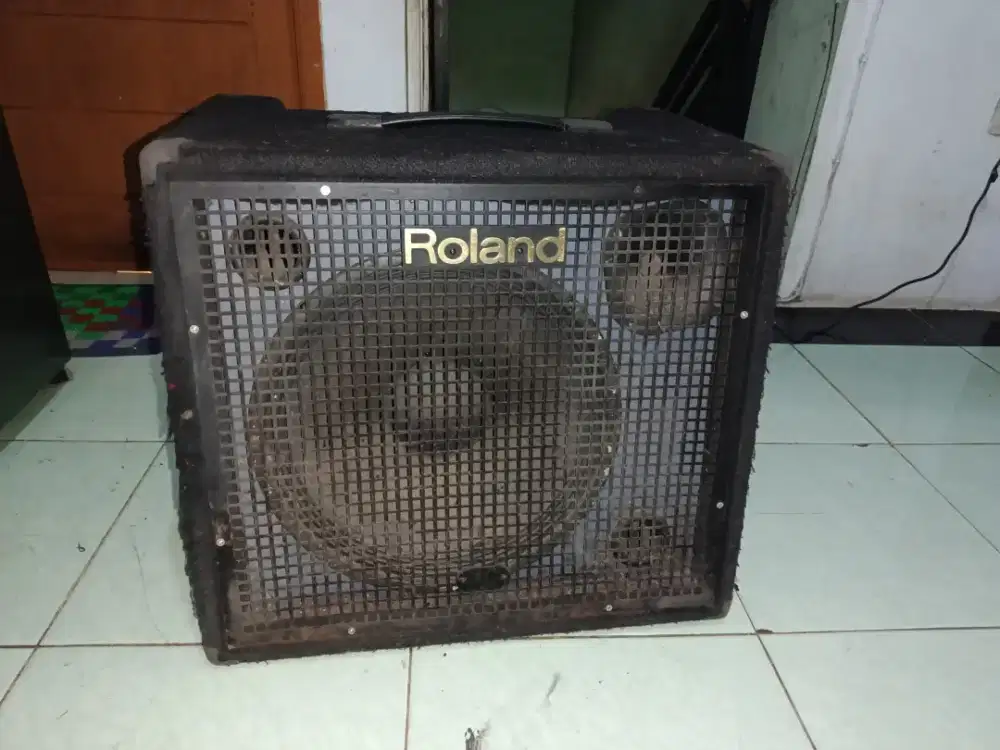 Ampli Roland KC 550