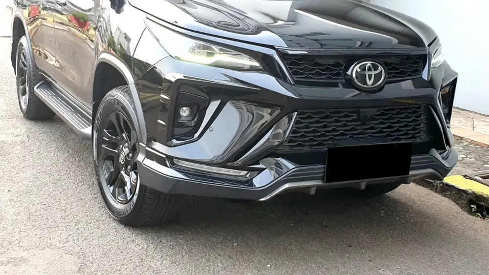 Km 23rb toyota fortuner vrz gr sport tss 2024 hitam