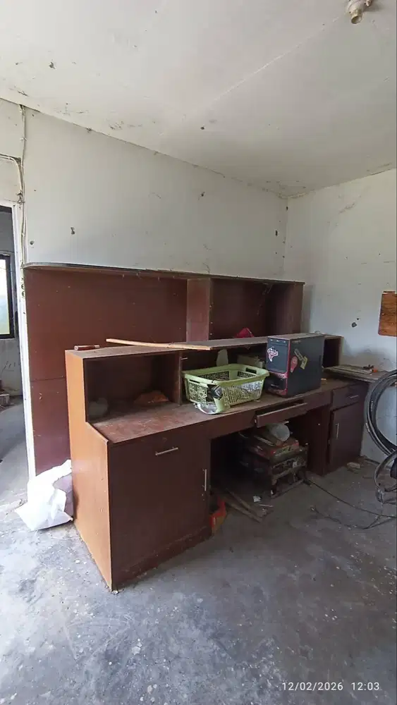 Dijual meja kayu bekas bisa buat usaha
