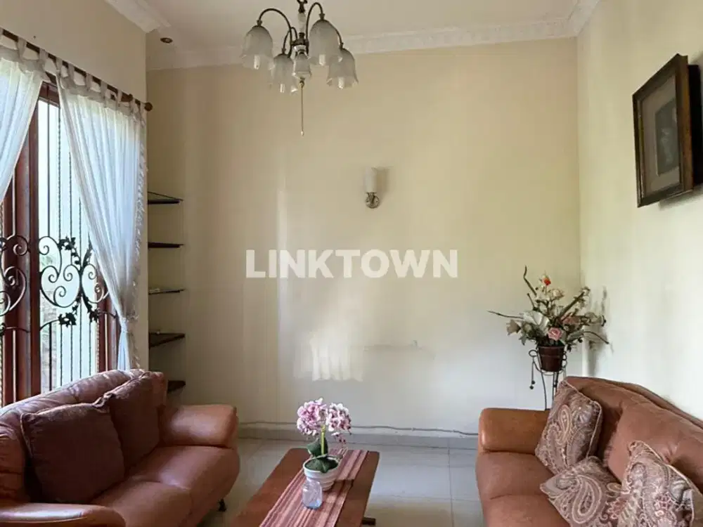 Full Furnished Rumah 2 Lantai di Villa Bukit Indah Pakuwon Dekat ke Supermall Surabaya Barat