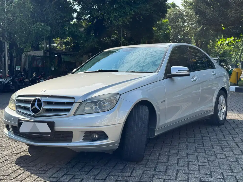 Mercedes-Benz C200 2011 Bensin