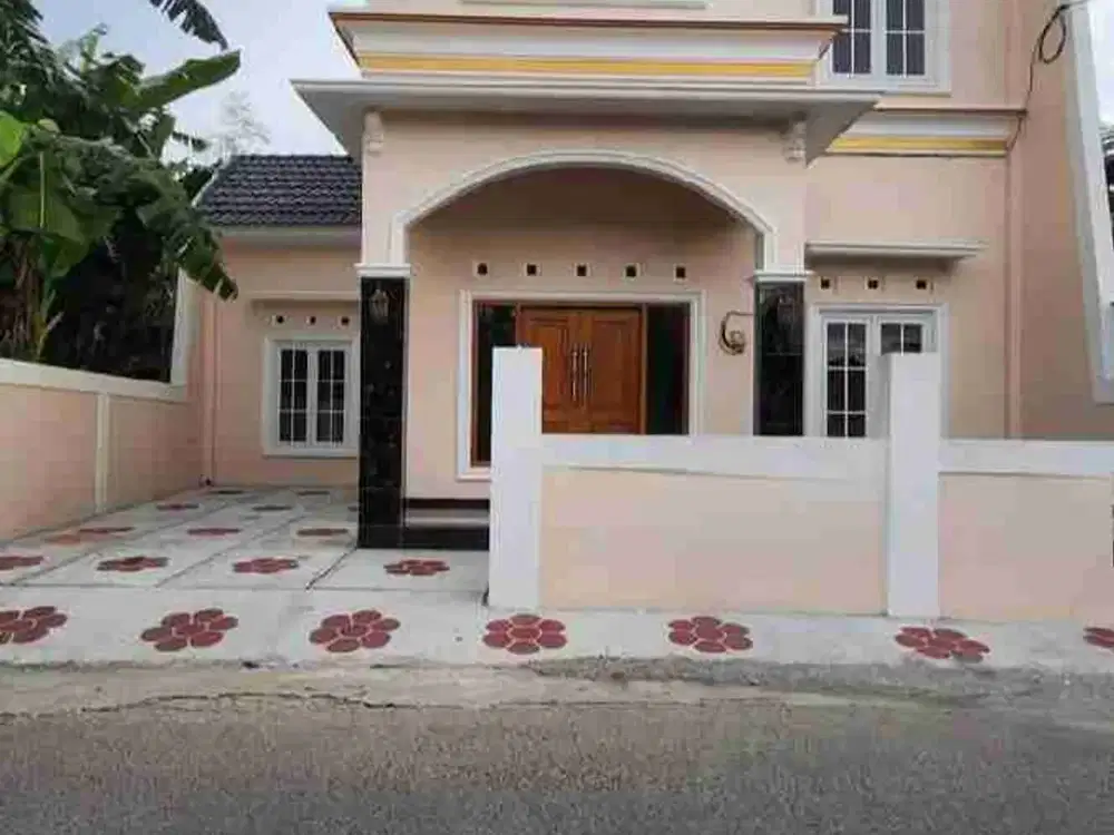 Rumah 2 lantai, gress, pinggir aspal, lokasi di wiyoro - baturetno Banguntapan, dkt kota gede