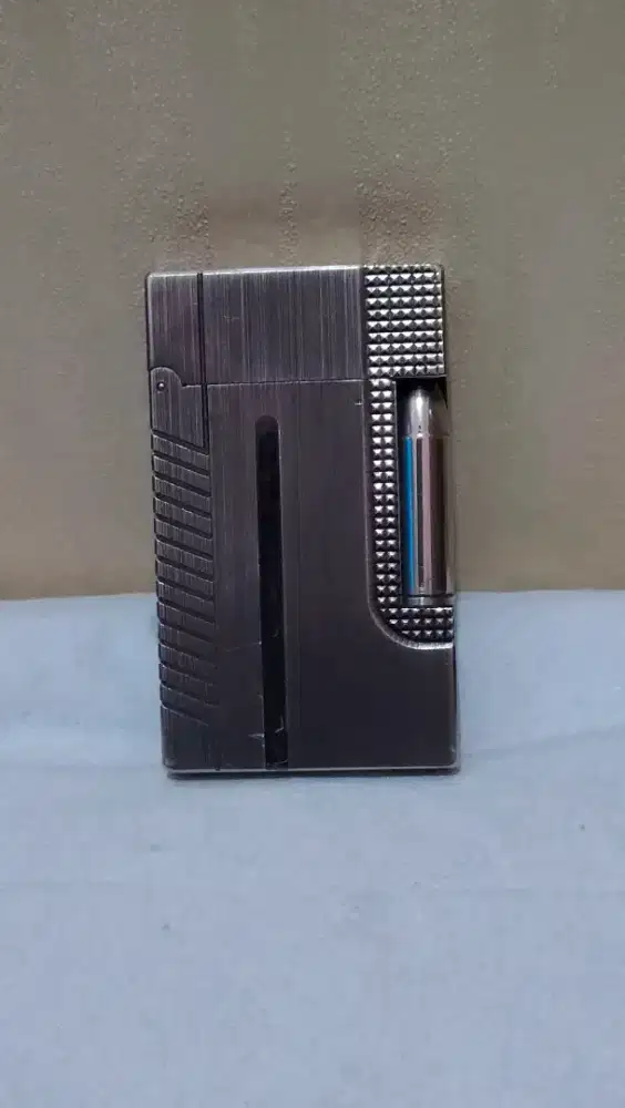Korek Api Merk St Dupont edisi James Bond Made in France