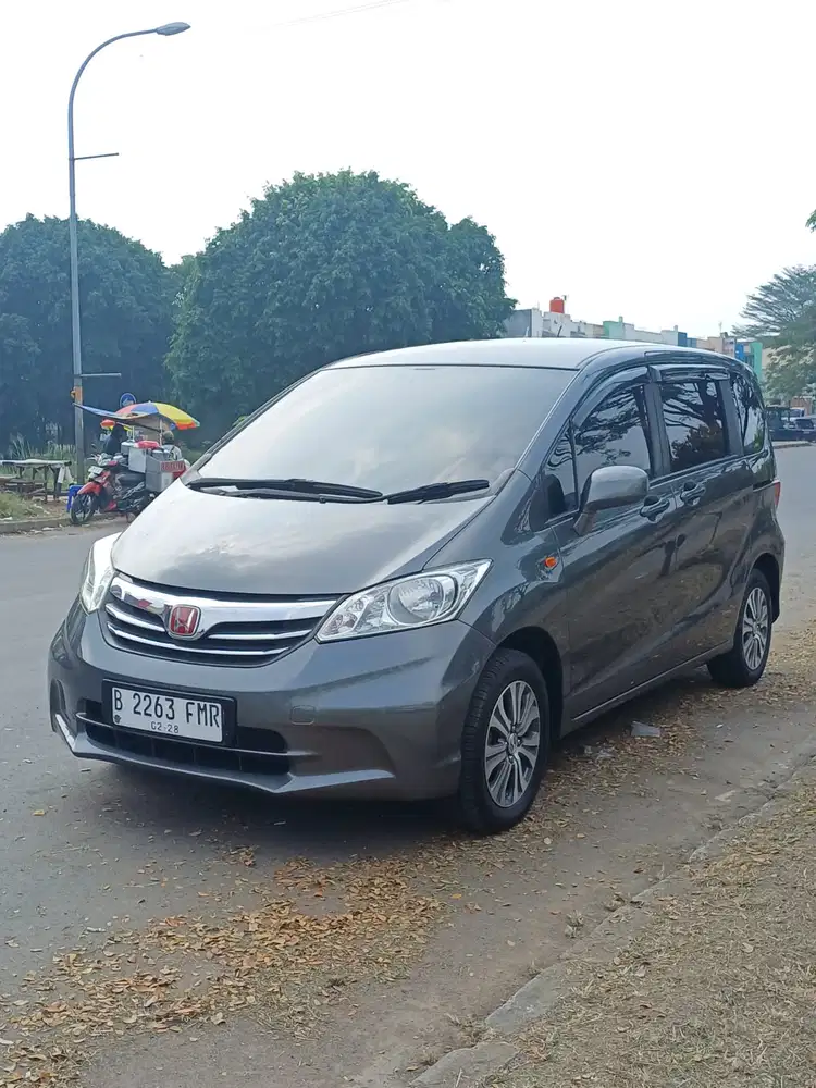 Honda Freed 2013 Bensin