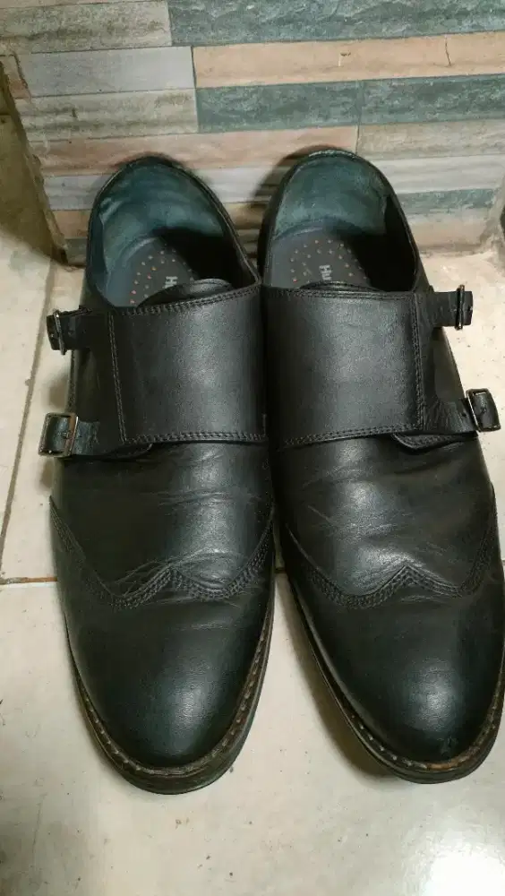 Sepatu Pantofel Merk Hush Puppies Kondisi dijual cepat aja