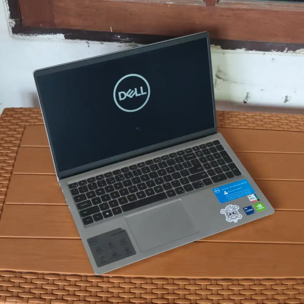Laptop ganteng DeLL