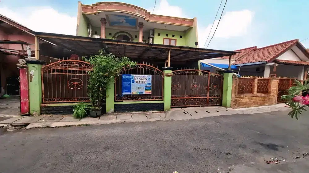 [DIJUAL] Rumah Luas & Siap Huni-Kelapa Dua Wetan, Parkir Muat 3 Mobil!