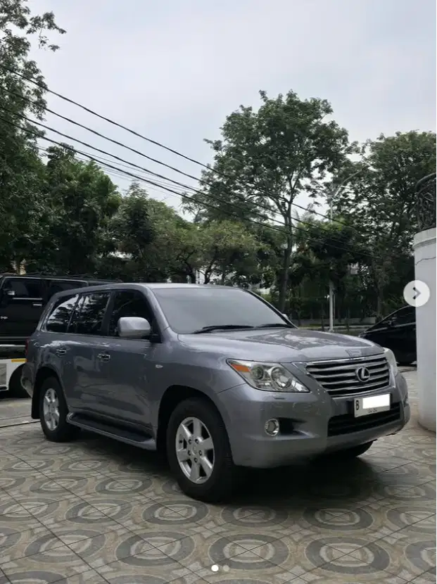 Lexus LX570 Silver 2010