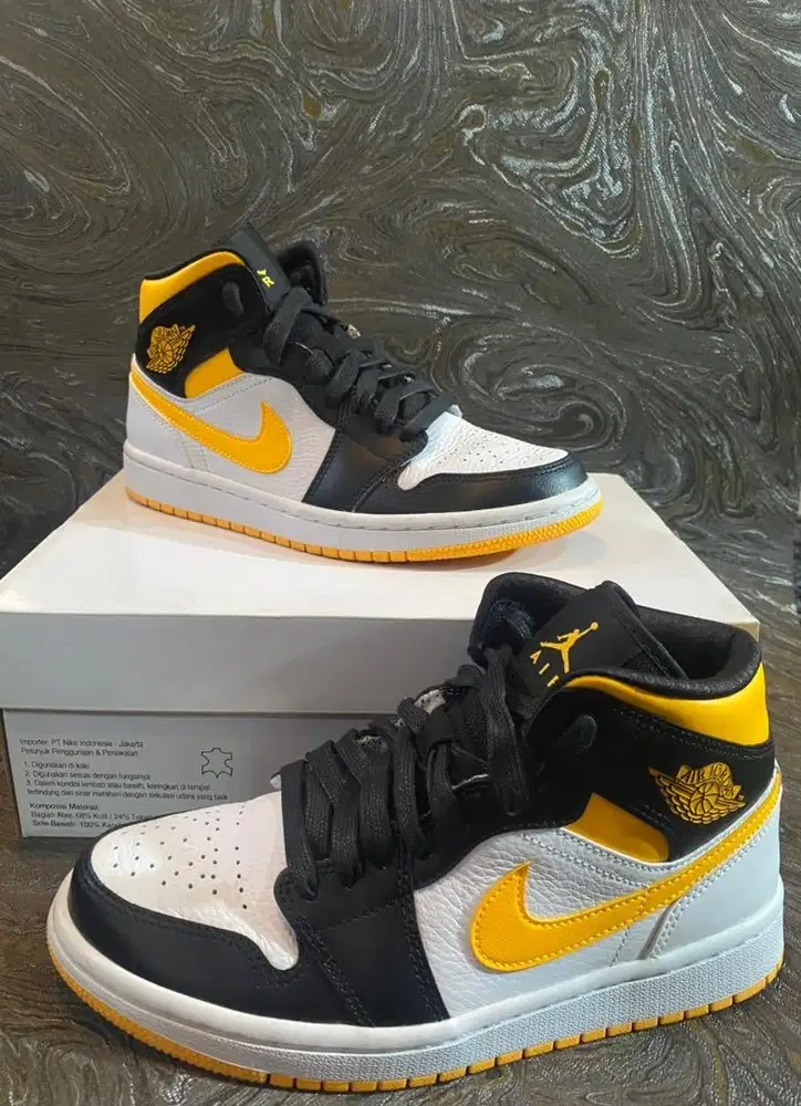Sepatu Nike Jordan 1 Mid Laser Orange (W)