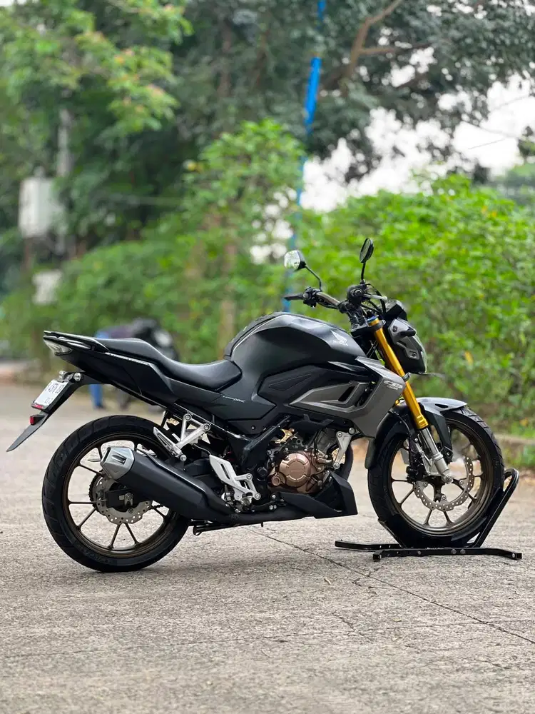 KM 100 PERAK AJA! HONDA NEW CB150R HITAM 2023 PAJAK PANJANG SIAP GASS