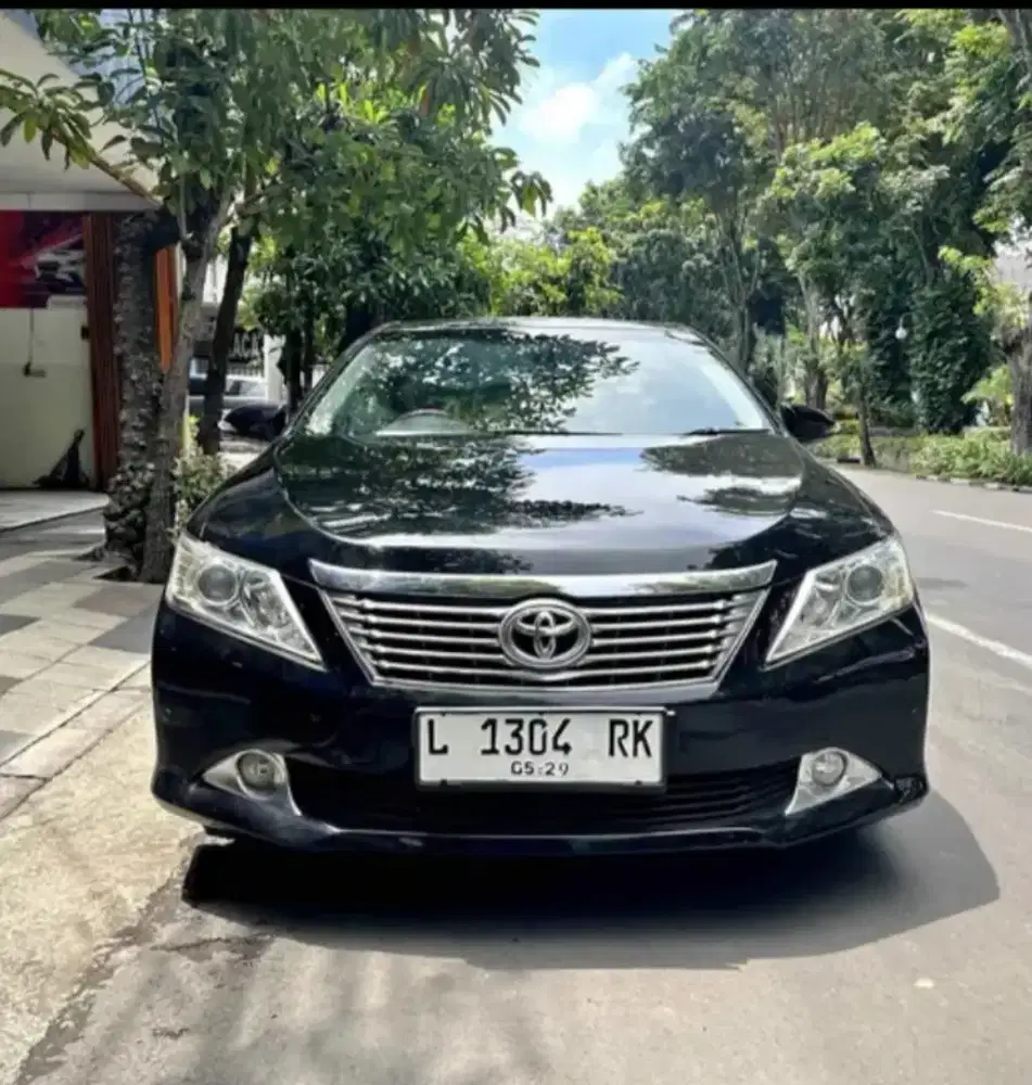 TOYOTA CAMRY V 2.4 AT 2014 siap pakai
