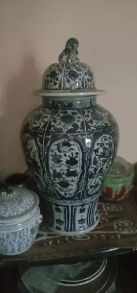 dijual guci biru