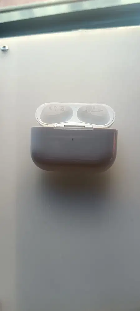 Original Apple AirPods Gen 1 Charging Case-perfect Condition