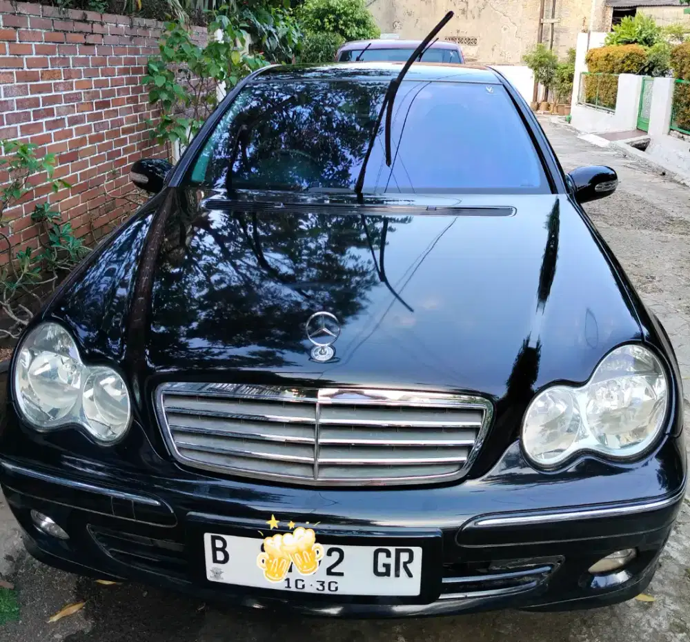 Jual Mercedes Benz C240 elegance at 2005 hitam mulus bagus terawat low