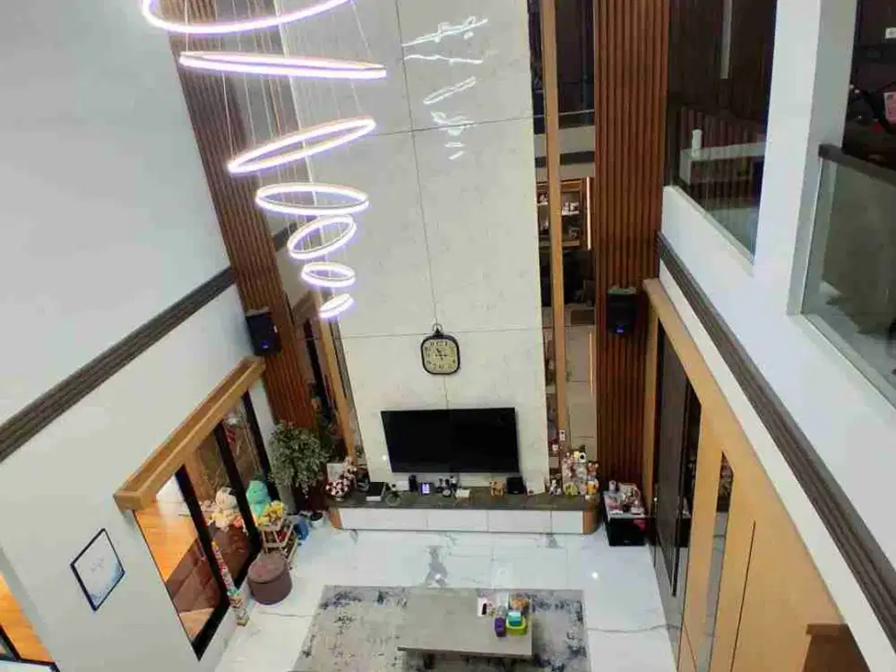 DIJUAL RUMAH LUX SUMMARECON 
FULL FURNISHED VIEW DANAU