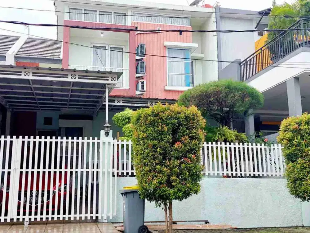Turun Harga Dijual Rumah Rapih Siap Huni di Bukit Golf