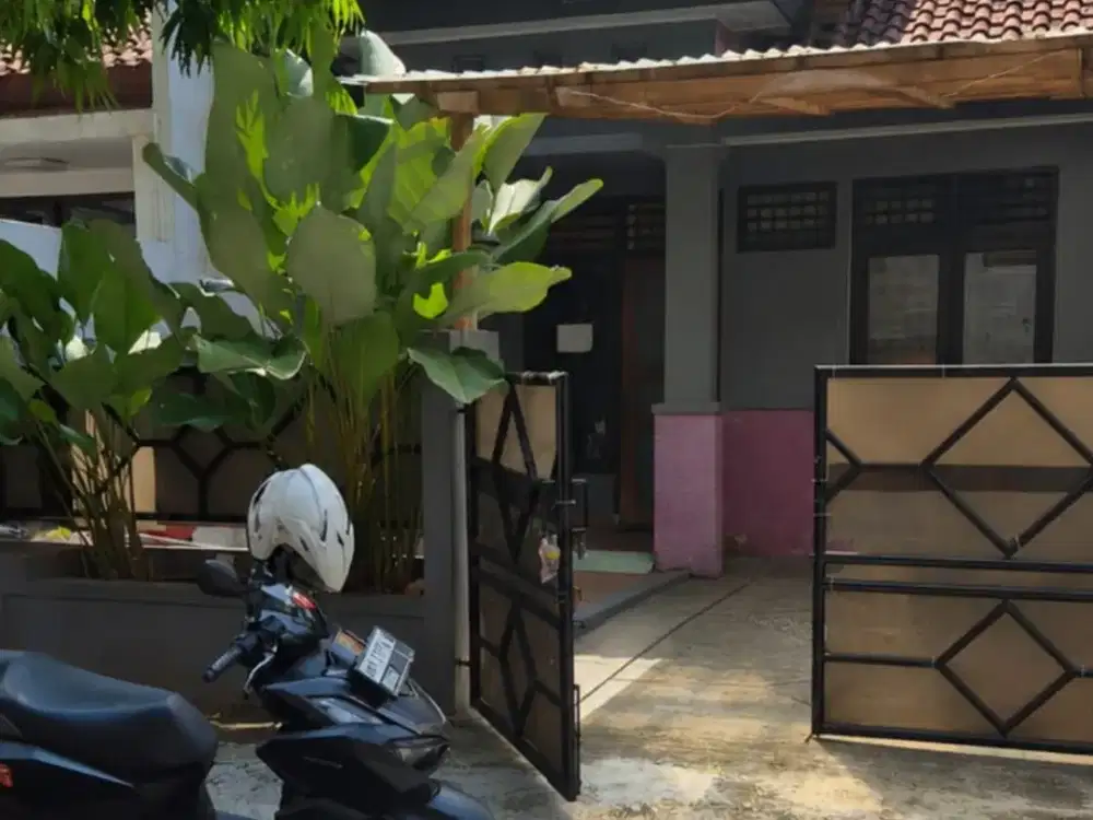 Disewakan Rumah Semi Furnish Ada Garasi di Metland Menteng - LT 90m²