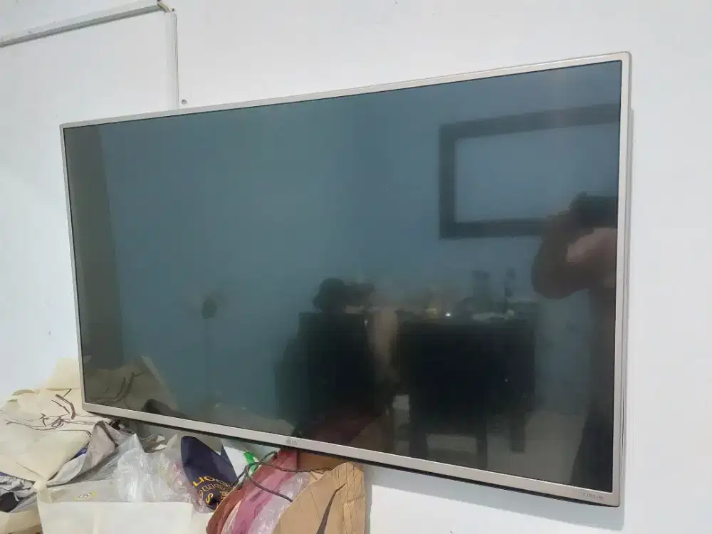 DIJUAL LED TV LG 43UF690T 43 4K UHD (KONDISI RUSAK)
