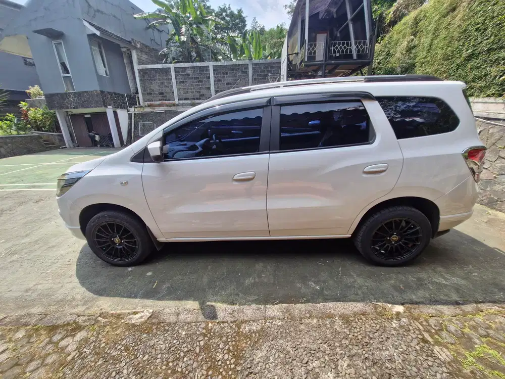 Chevrolet Spin 2014 Bensin
