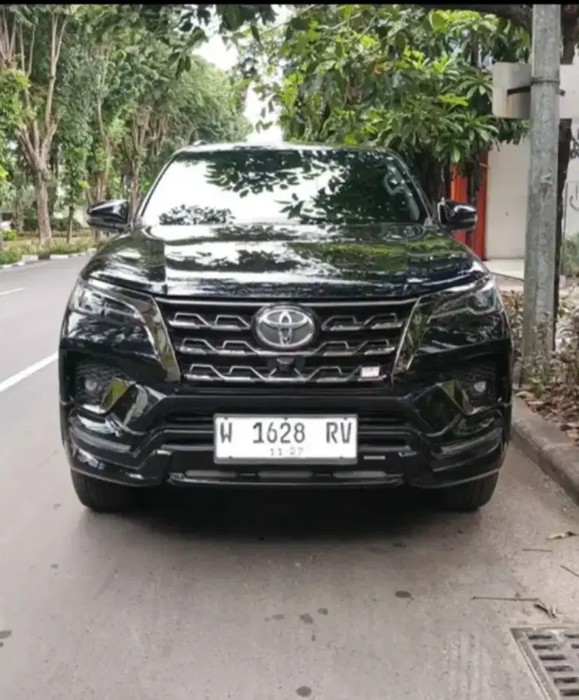 TOYOTA FORTUNER GR SPORT VRZ 4X4 2.8 AT 2022 KM 15RB PLAT W
