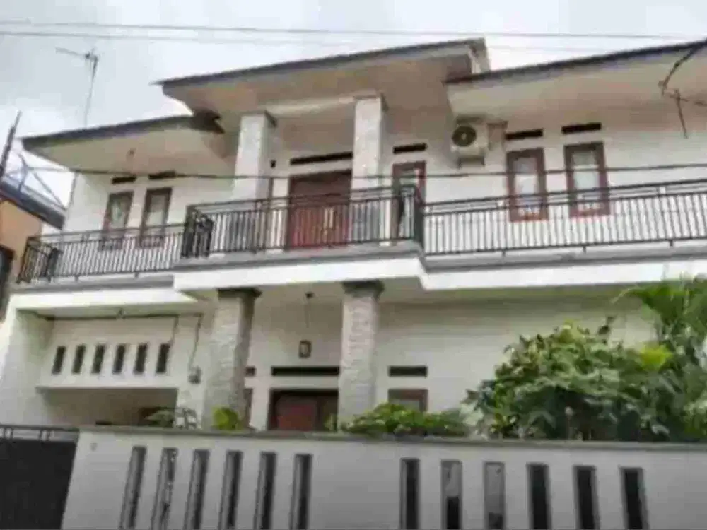RUMAH MEGAH & MEWAH DI JATIWARINGIN