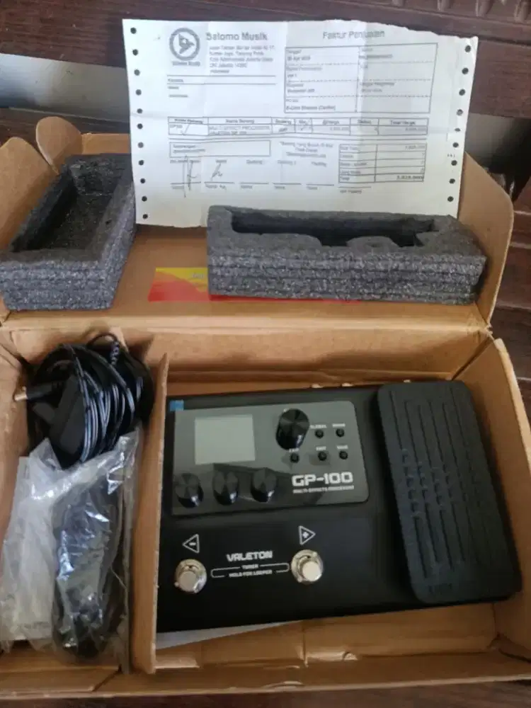 Efek gitar valeton gp 100