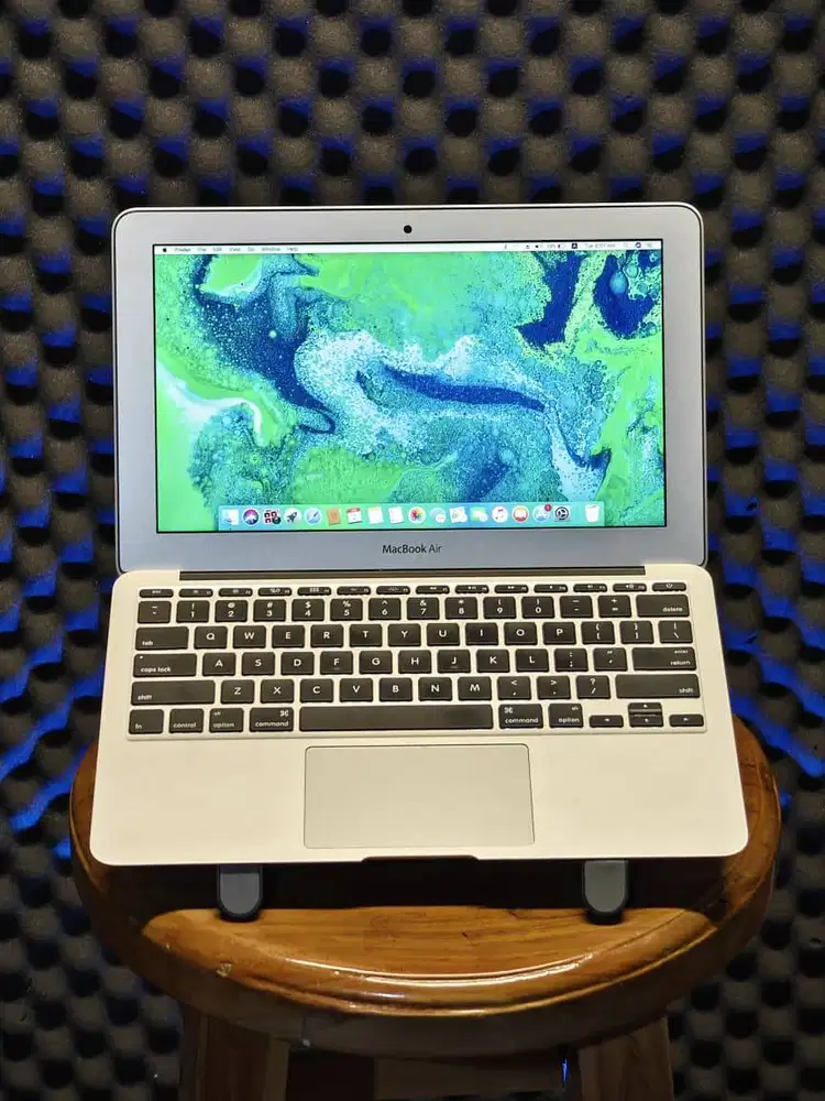 MacBook Air 2013 SSD Cepat Keyboard Backlight Full Fungsi