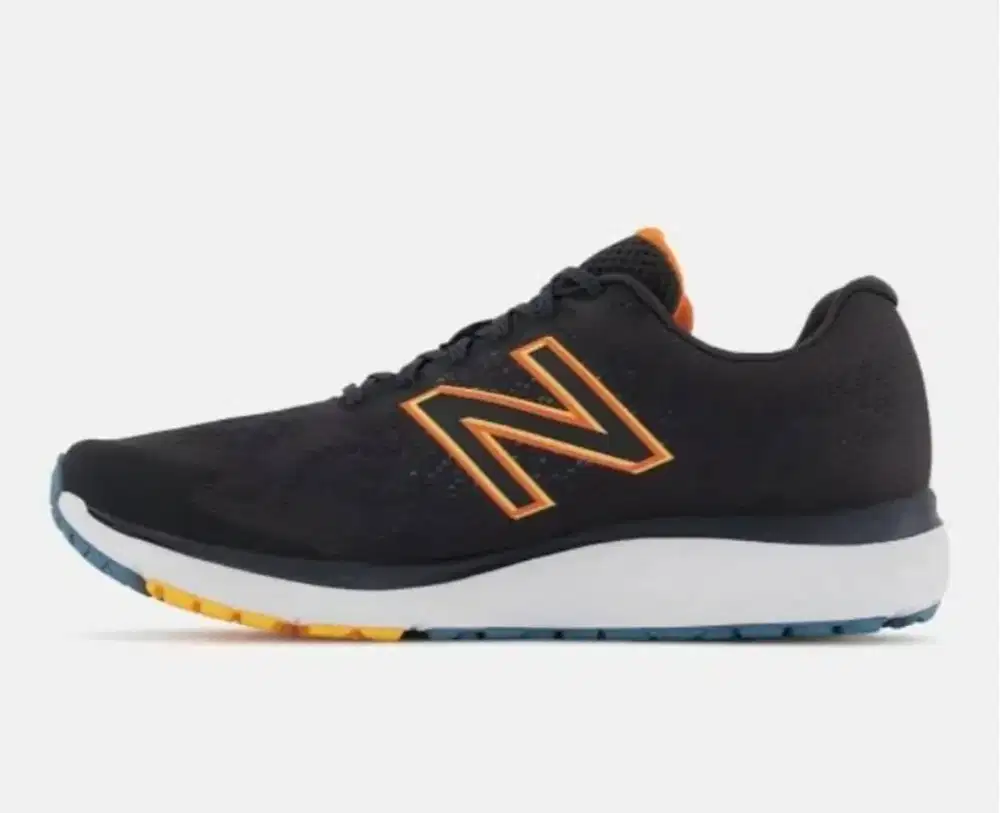 Sepatu New Balance Fresh Foam 680 v7 Men Black Original