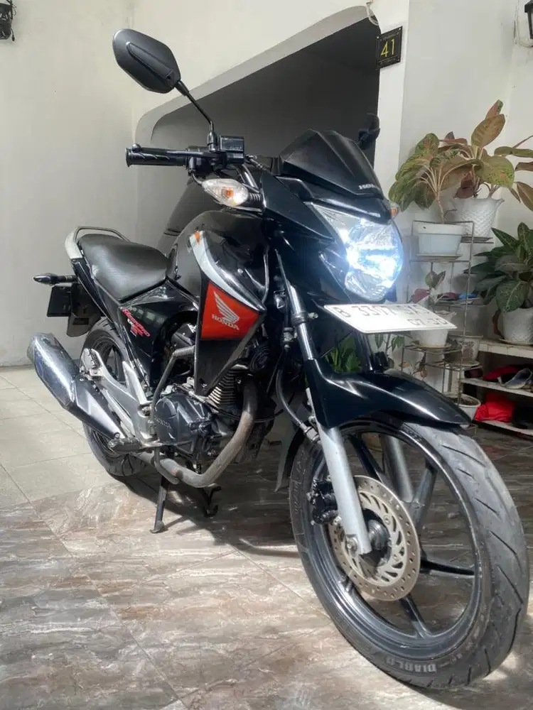 Honda new megpro, mesin sehat, ban pirelli & gear set sss baru